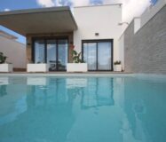 Вілли в Сан Мігель де Салинас біля моря з басейном 157 кв.м