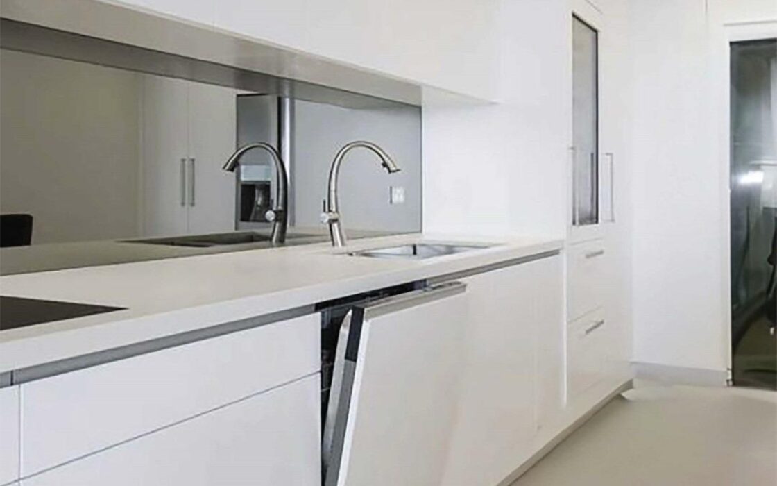 Нові апартаменти в Реллеу з видом на гори 115 кв.м