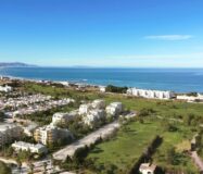 Екологічні будинки з терасами в Ель-Верже біля моря