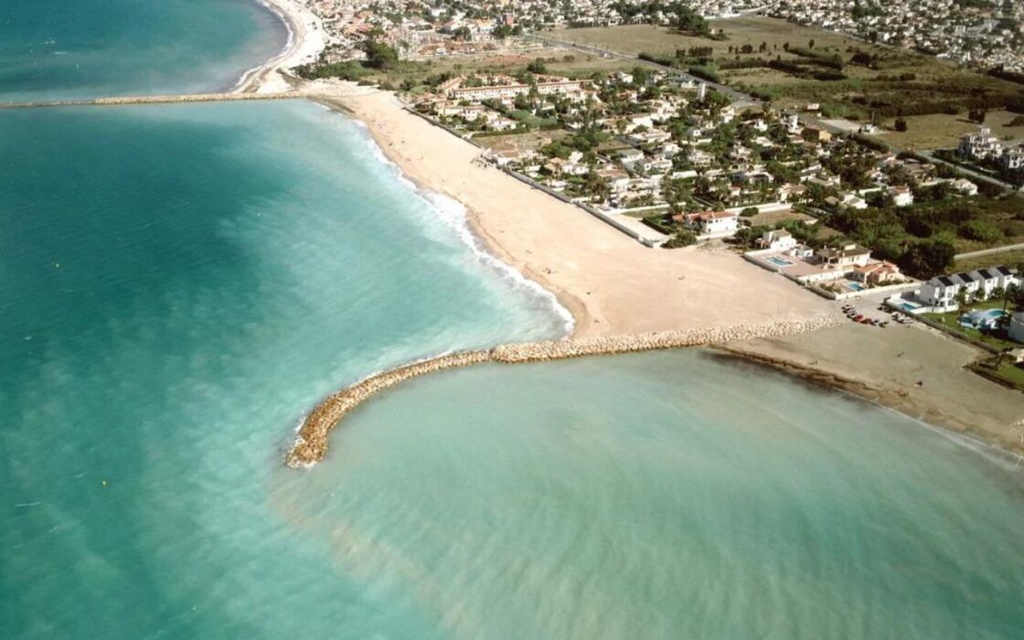 Нові екологічні будинки в Ель-Вержере біля моря з терасами