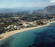 Нові будинки в Ель-Верджері біля моря з великими терасами