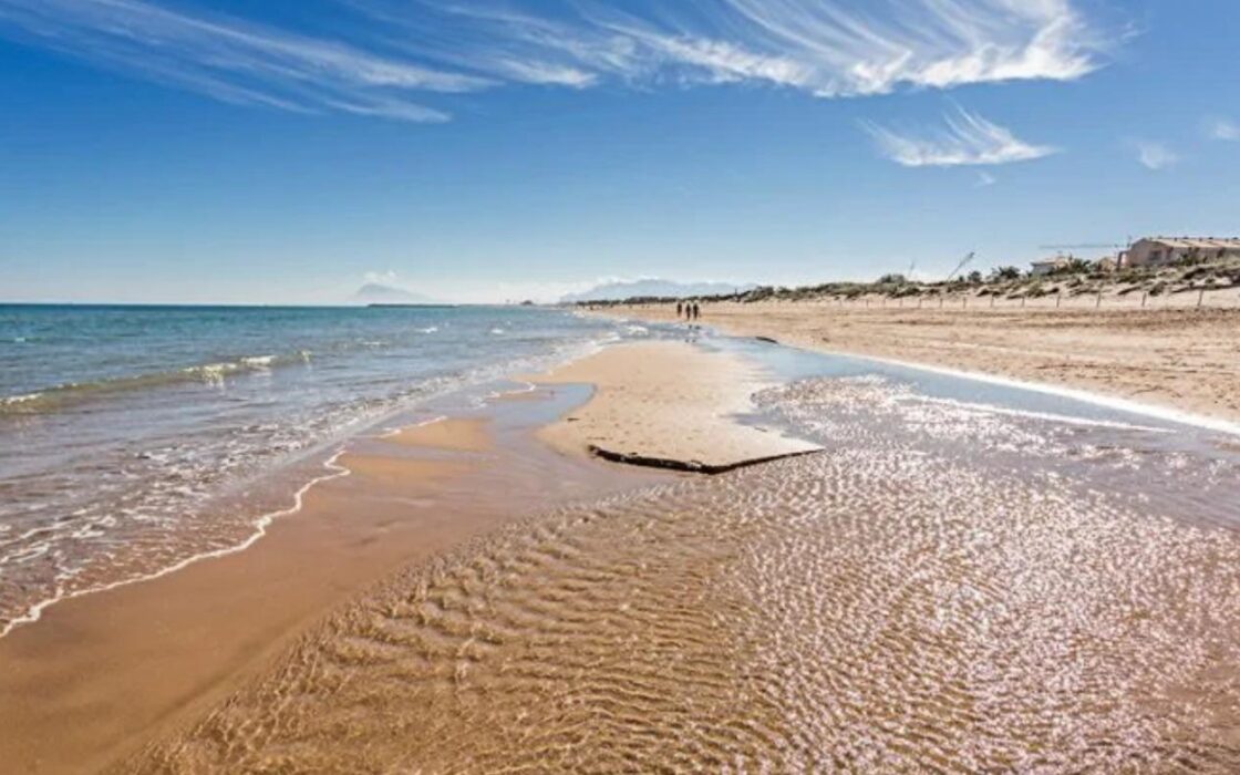 Нові будинки в Ель-Верджері біля моря з великими терасами