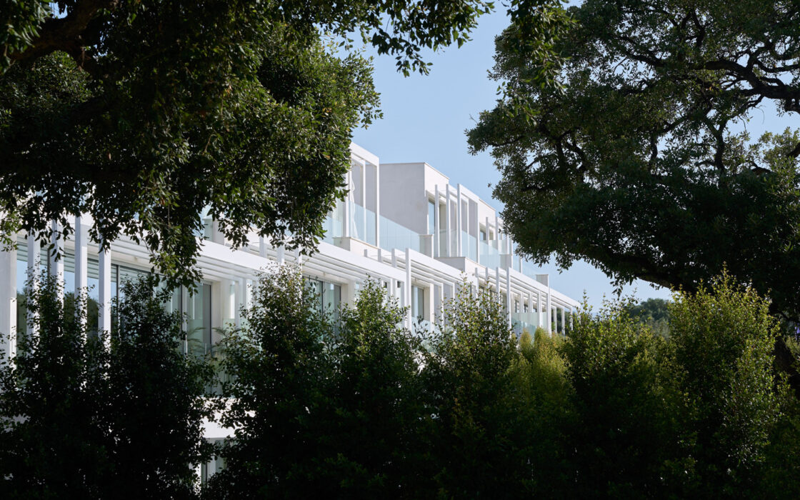 Трикімнатні апартаменти в Сотогранде з терасою 200.8 кв.м