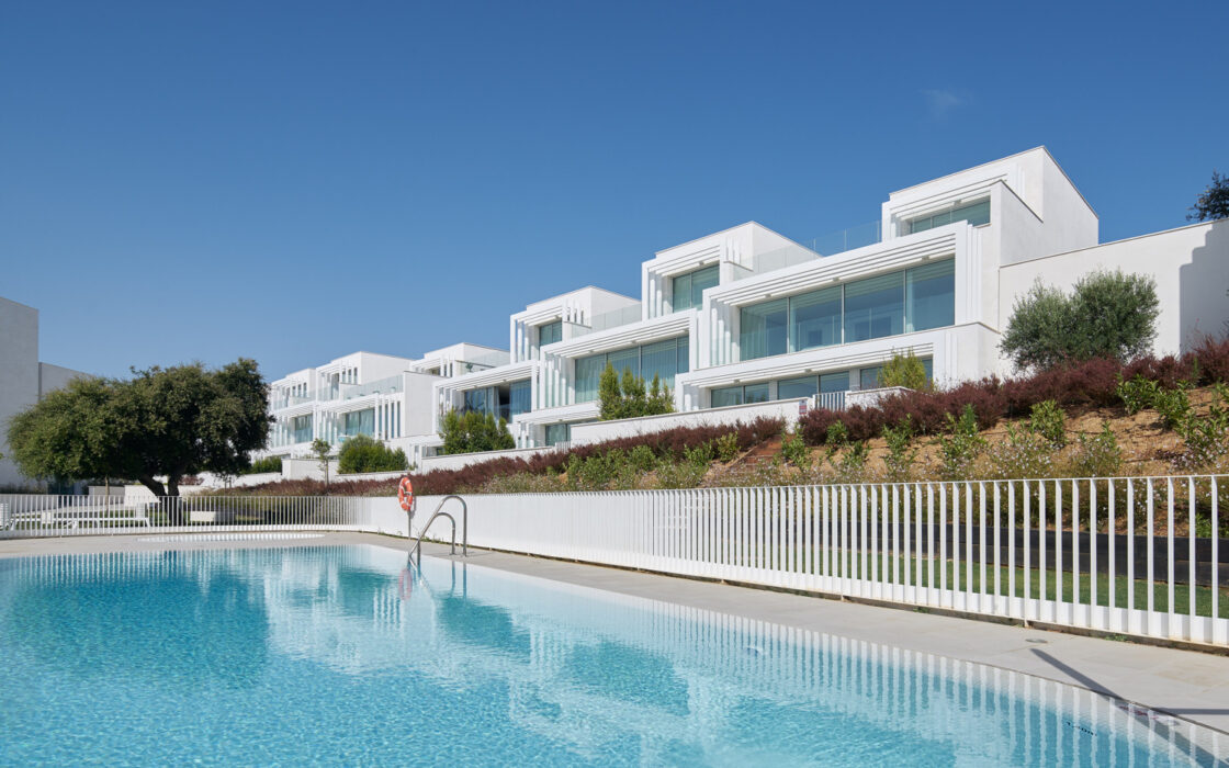 Трикімнатні апартаменти в Сотогранде з терасою 200.8 кв.м