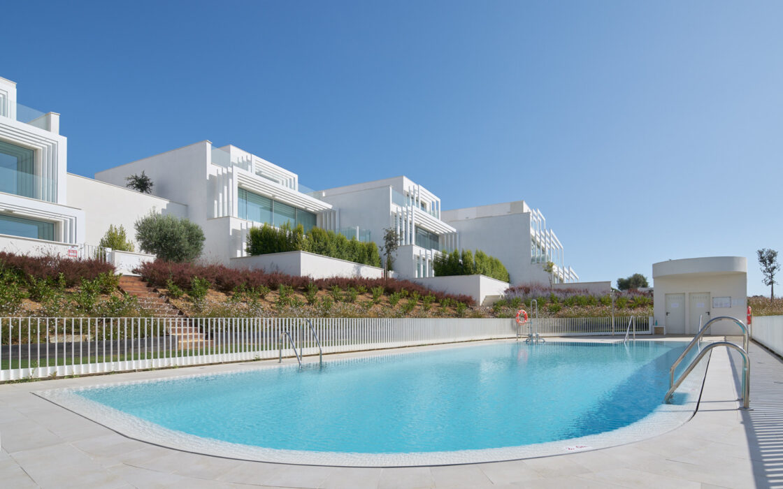 Трикімнатні апартаменти в Сотогранде з терасою 200.8 кв.м