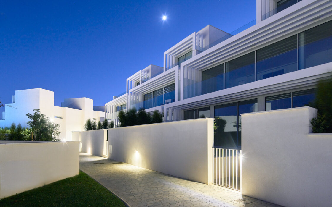 Трикімнатні апартаменти в Сотогранде з терасою 200.8 кв.м