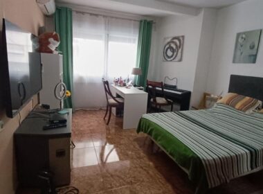 Простора Квартира 4 Спальні з Патіо в Гандії 95 кв.м.