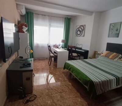 Простора Квартира 4 Спальні з Патіо в Гандії 95 кв.м.