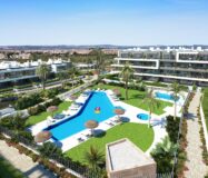 Новые квартиры у лагуны в Торревьехе с террасами