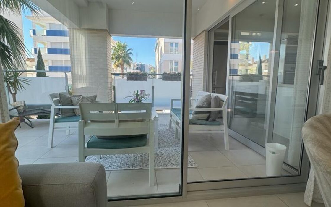 Продається квартира 101 кв.м з терасою в Оріуела Коста