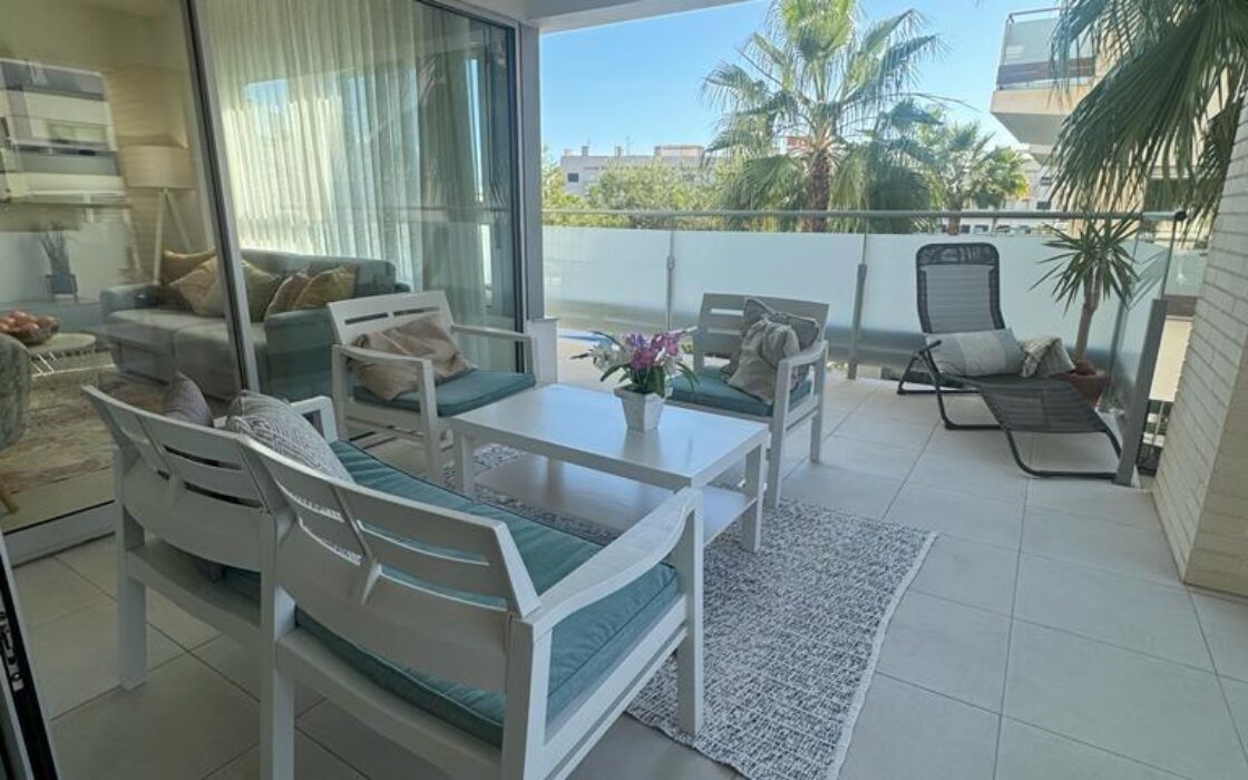 Продається квартира 101 кв.м з терасою в Оріуела Коста