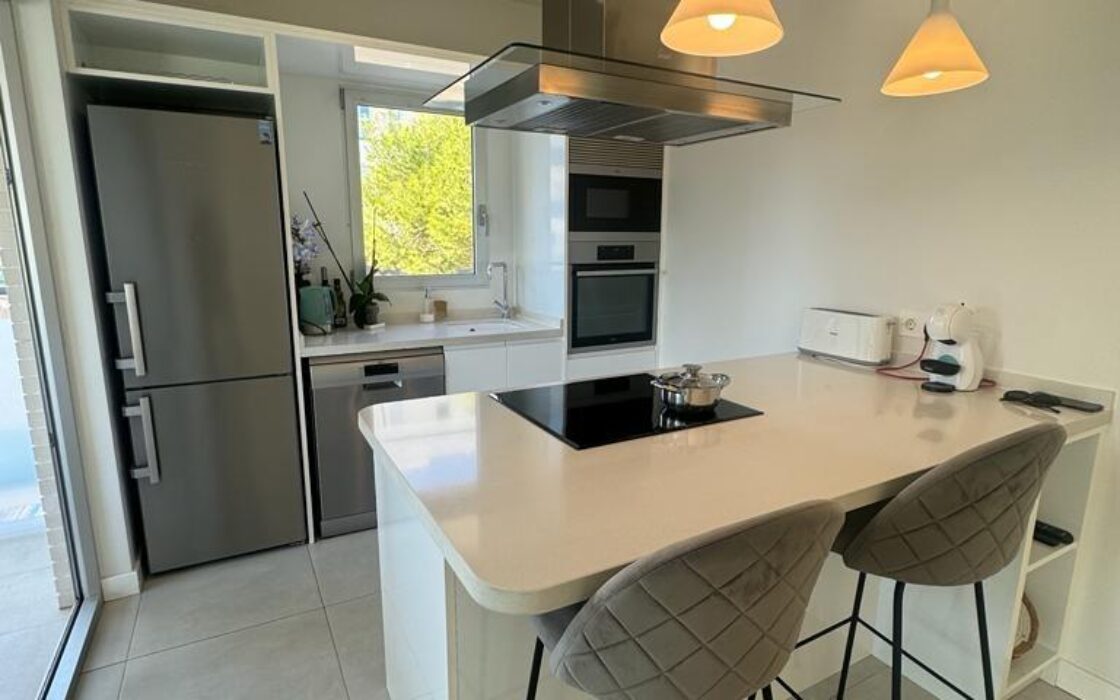 Продається квартира 101 кв.м з терасою в Оріуела Коста