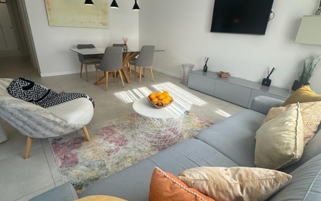 Продається квартира 101 кв.м з терасою в Оріуела Коста