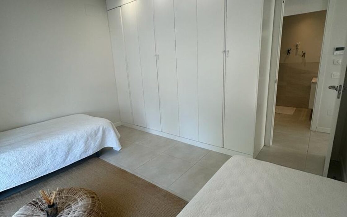 Продається квартира 101 кв.м з терасою в Оріуела Коста