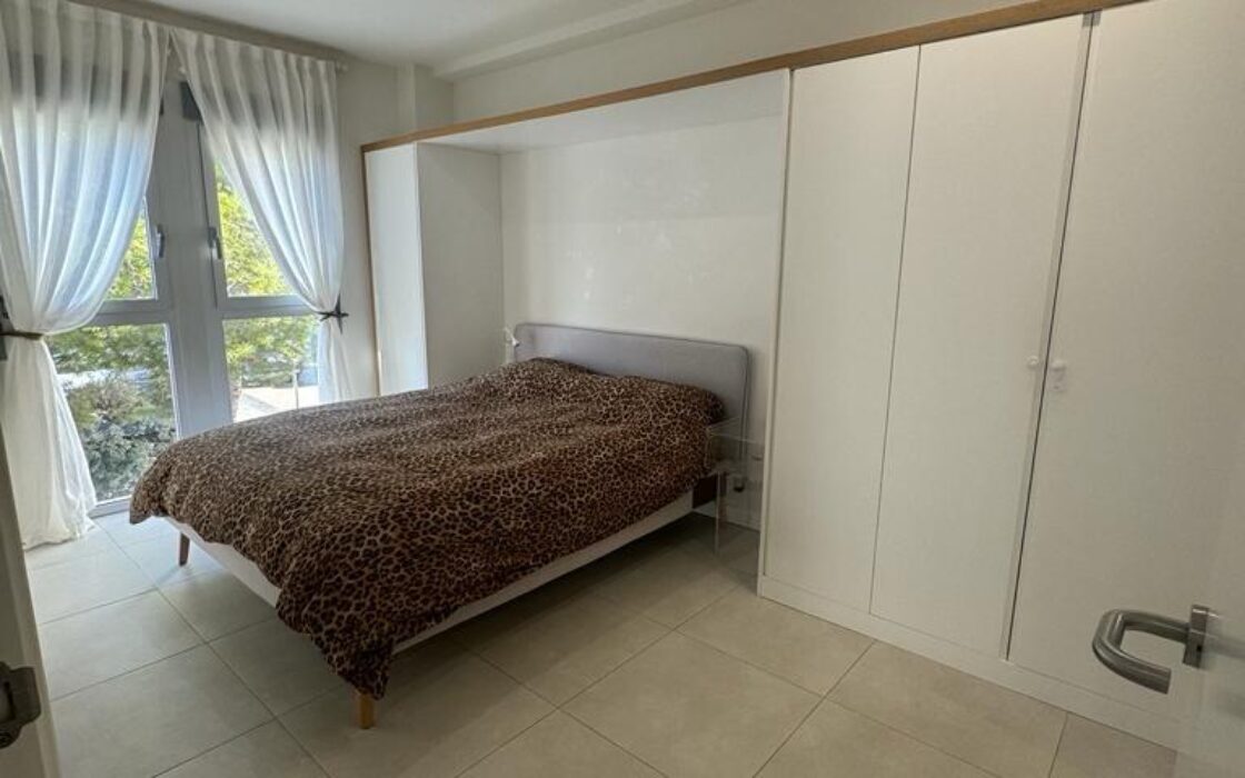 Продається квартира 101 кв.м з терасою в Оріуела Коста