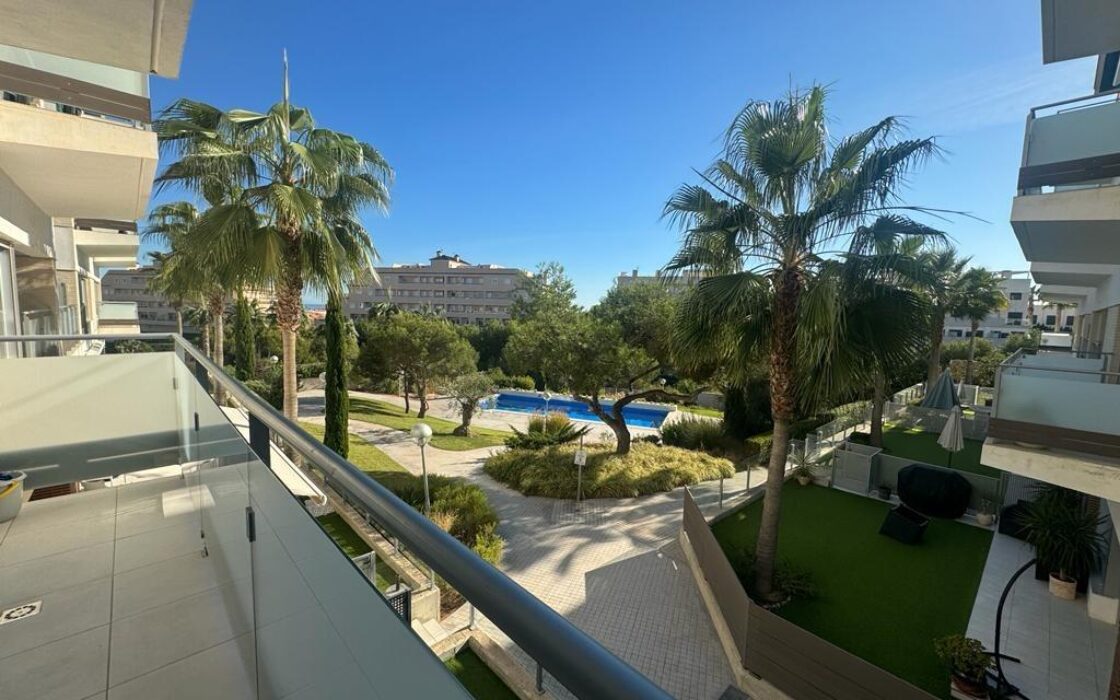 Продається квартира 101 кв.м з терасою в Оріуела Коста