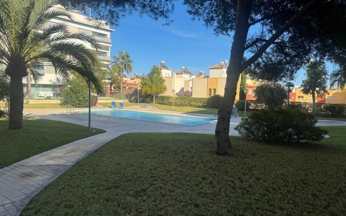 Продається квартира 101 кв.м з терасою в Оріуела Коста