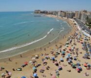 Нові квартири в Торрев’єсі з терасою 64 кв.м біля моря