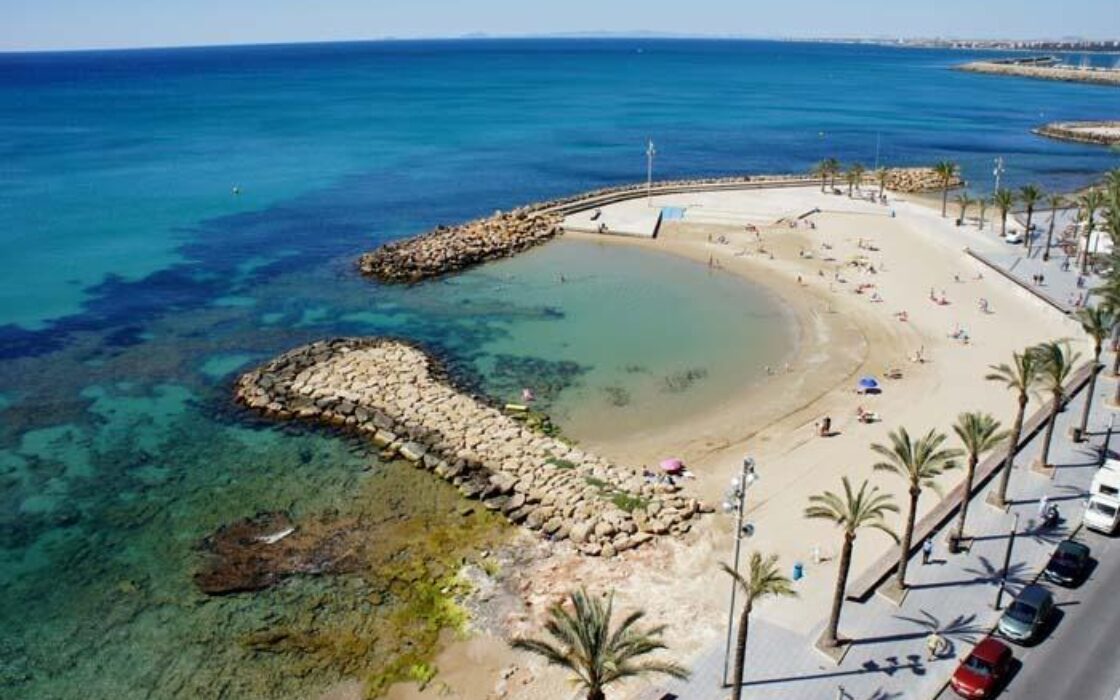 Нові квартири в Торрев’єсі з терасою 64 кв.м біля моря