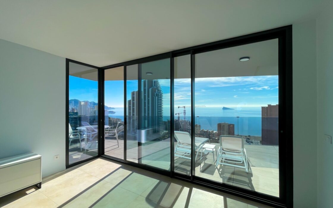 Новая квартира с видом на море в Бенидорме 180 кв.м