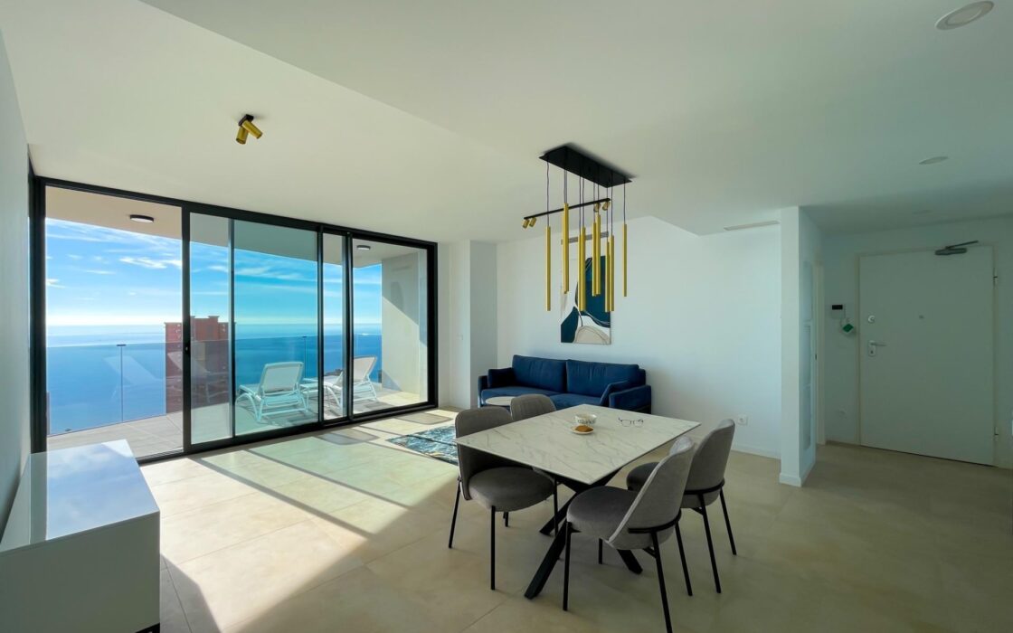 Новая квартира с видом на море в Бенидорме 180 кв.м