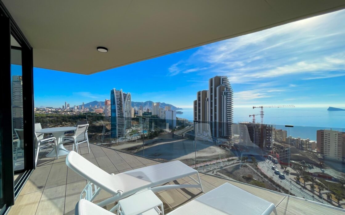 Новая квартира с видом на море в Бенидорме 180 кв.м