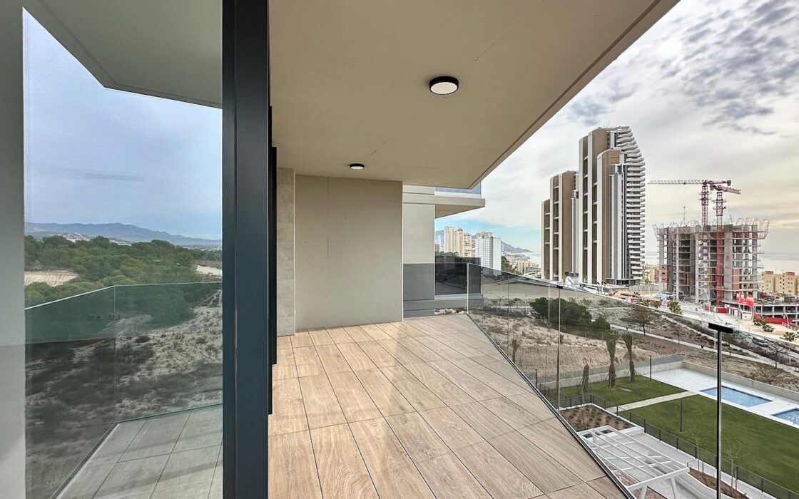 Новая квартира с видом на море в Бенидорме 180 кв.м