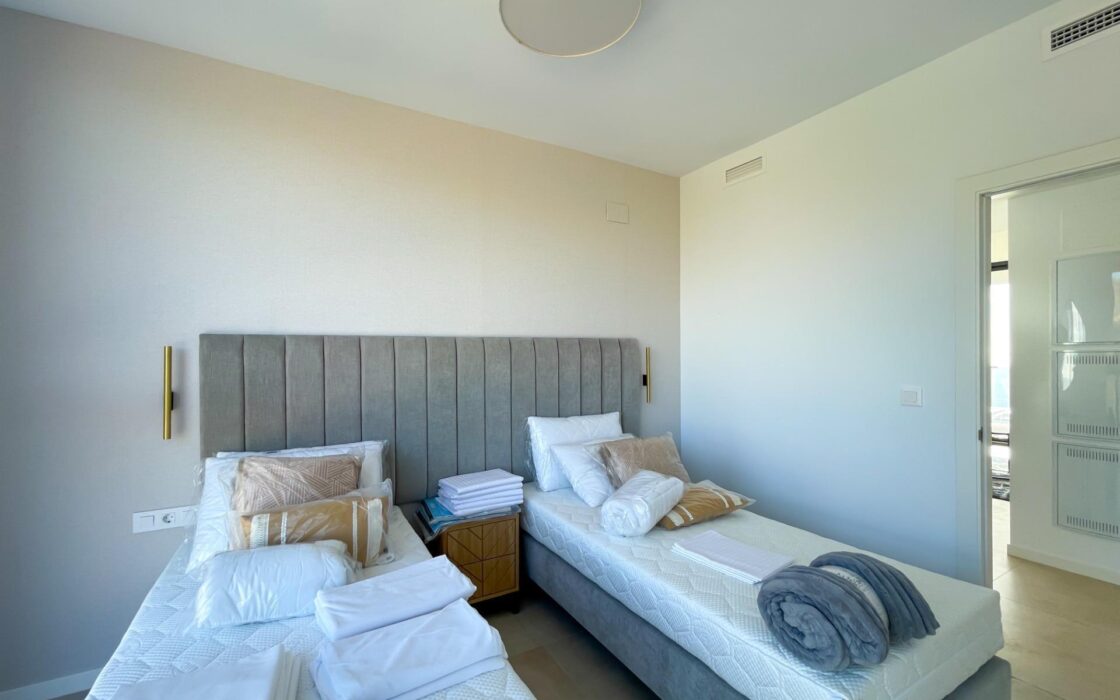 Новая квартира с видом на море в Бенидорме 180 кв.м