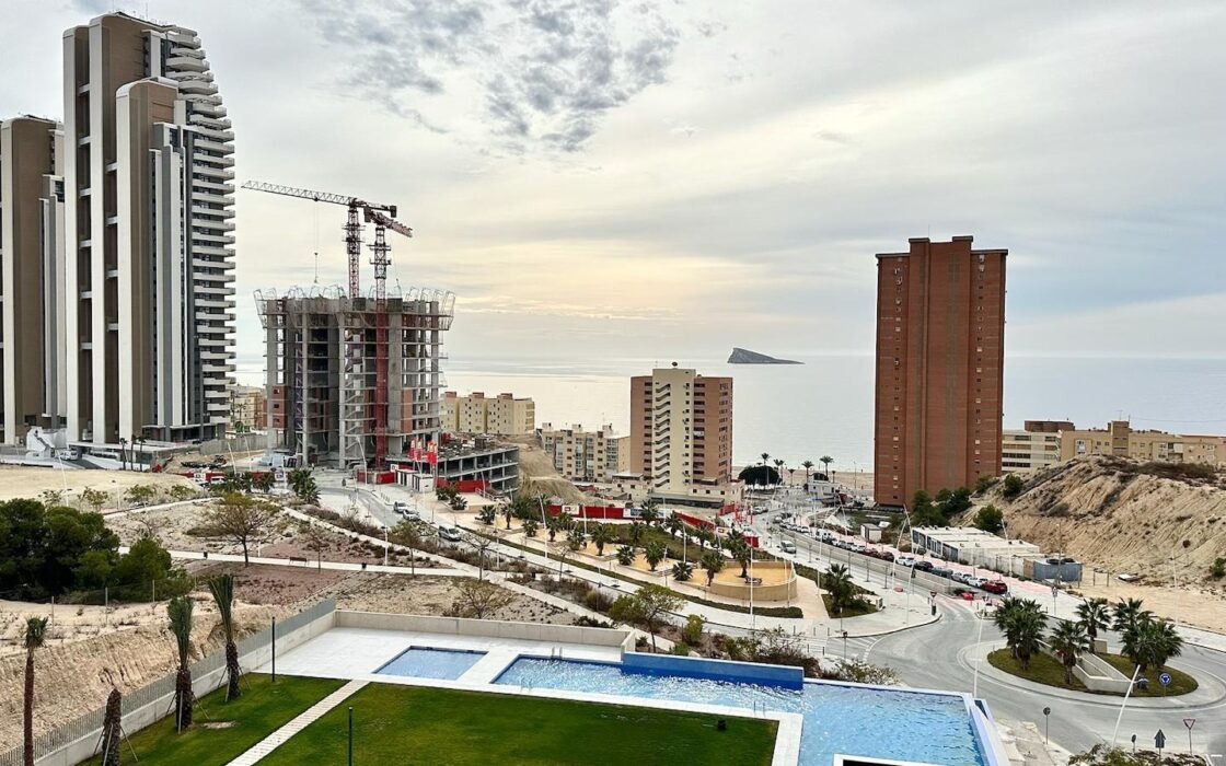 Новая квартира с видом на море в Бенидорме 180 кв.м