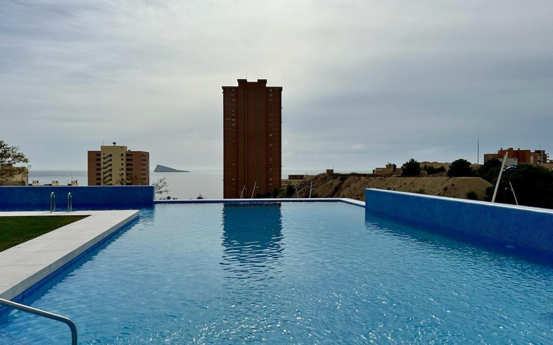 Новая квартира с видом на море в Бенидорме 180 кв.м