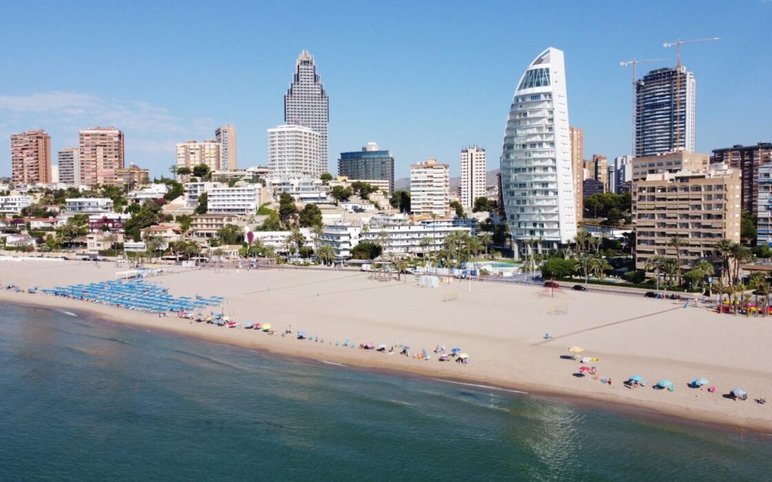 Роскошные апартаменты у моря в Бенидорме 107 кв.м с террасой