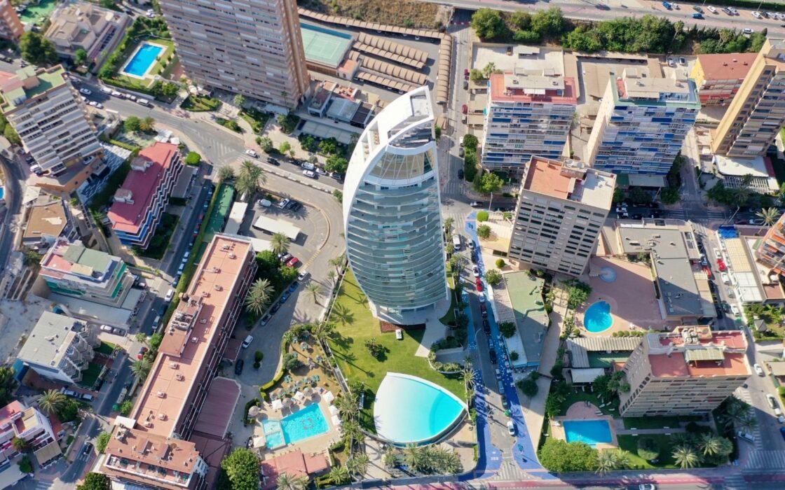 Роскошные апартаменты у моря в Бенидорме 107 кв.м с террасой