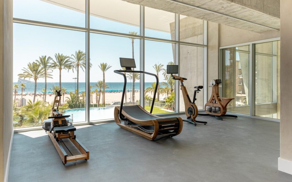 Роскошные апартаменты у моря в Бенидорме 107 кв.м с террасой