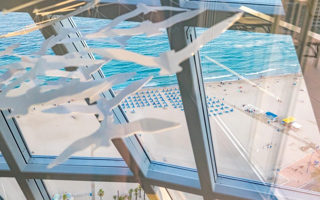 Роскошные апартаменты 2-3 спальни на первой линии Бенидорма