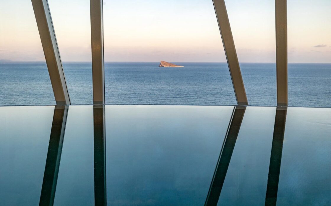 Роскошные апартаменты 2-3 спальни на первой линии Бенидорма