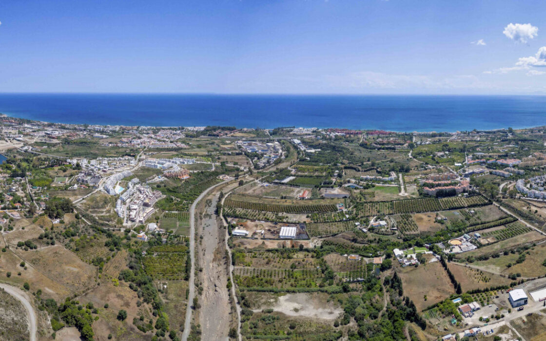 Просторні 3-кімнатні квартири в Естепоні з терасою 120 кв.м