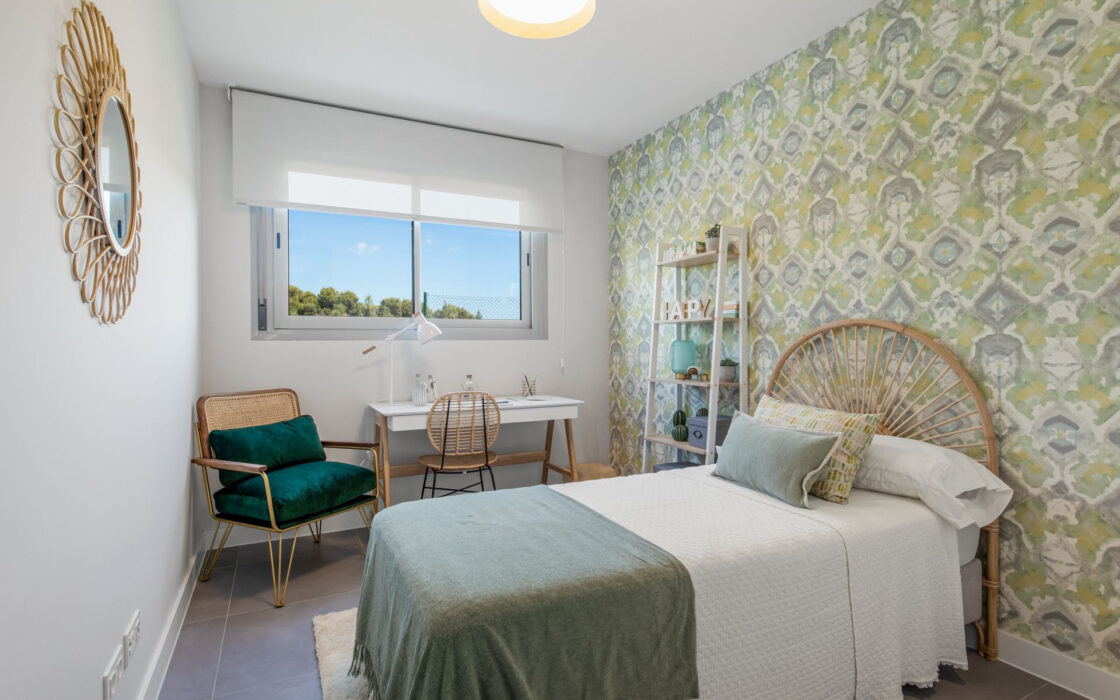 Трехспальные апартаменты в новостройке Михас Коста с террасой