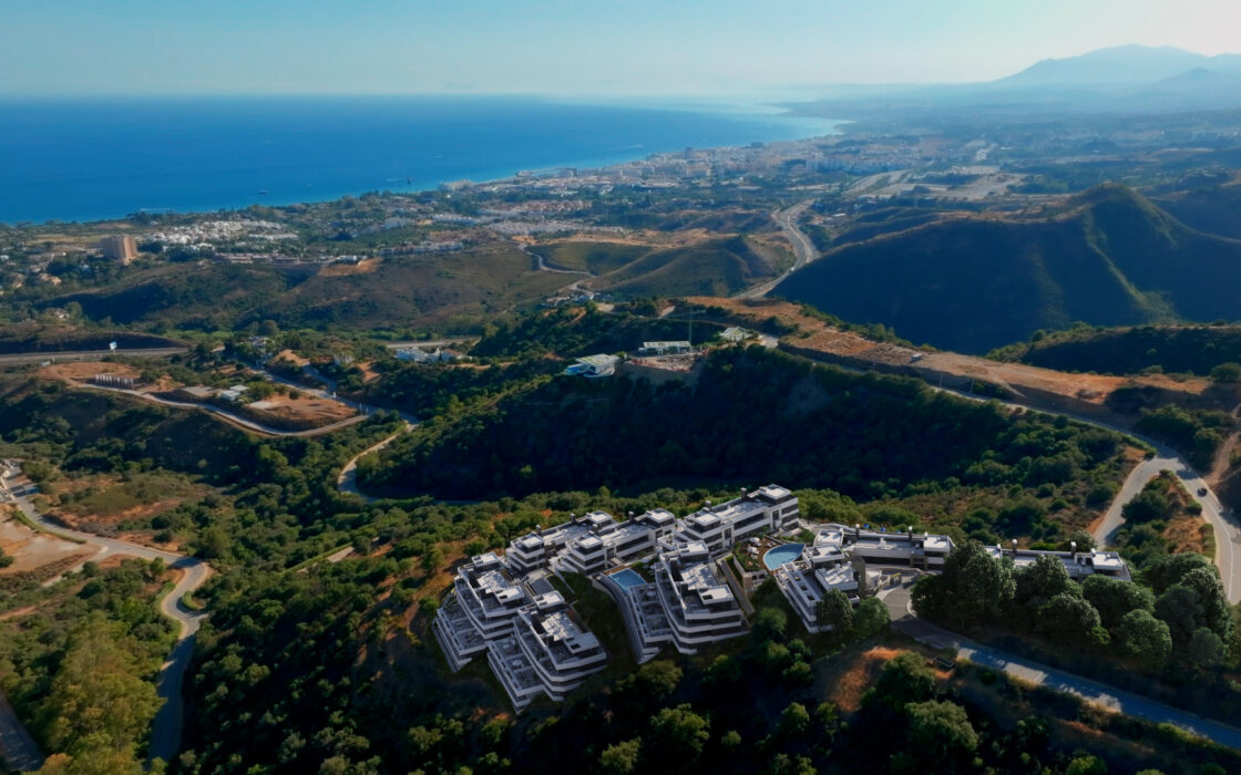 Трехкомнатные апартаменты с террасой в Марбелье 144 кв.м.