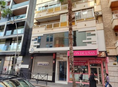 Стара клініка в Коста-Бланці 196 кв.м для офісу або житла