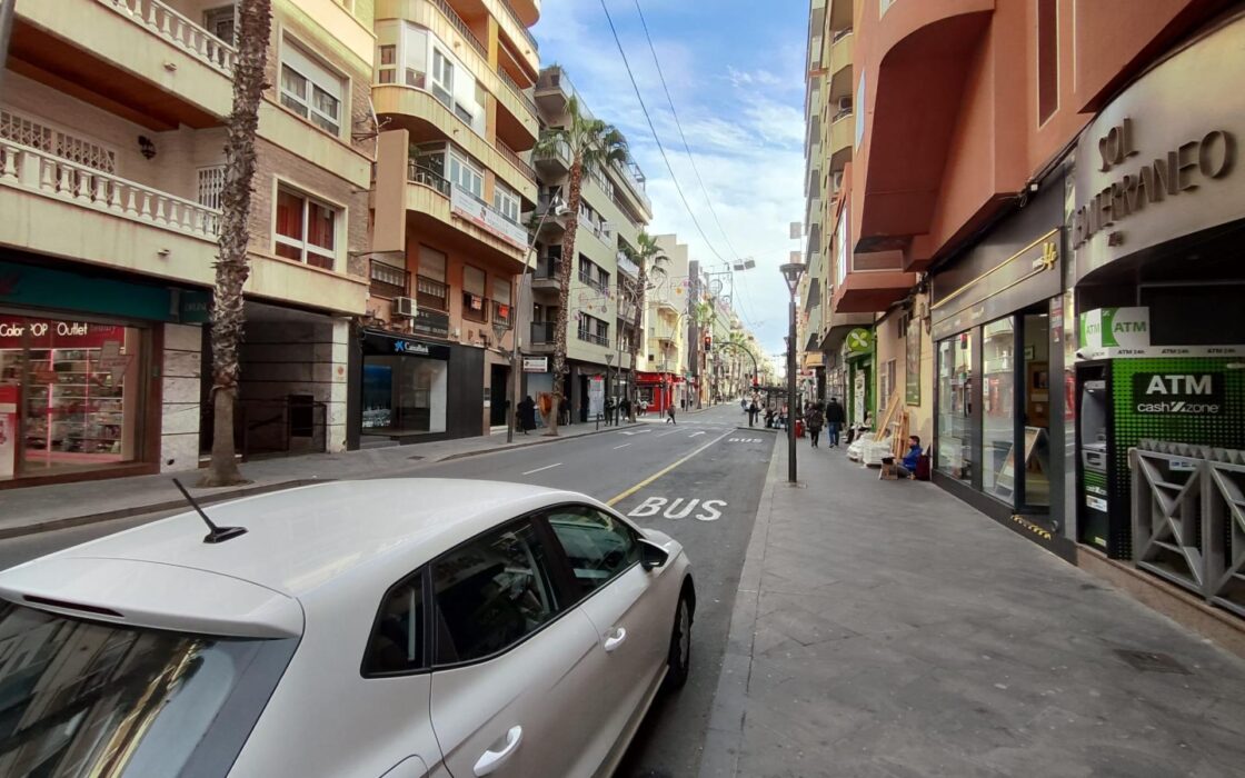 Стара клініка в Коста-Бланці 196 кв.м для офісу або житла