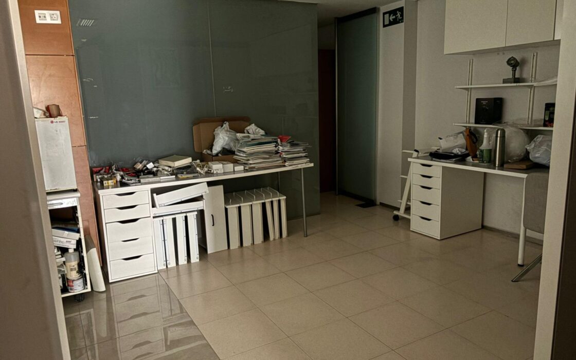 Стара клініка в Коста-Бланці 196 кв.м для офісу або житла