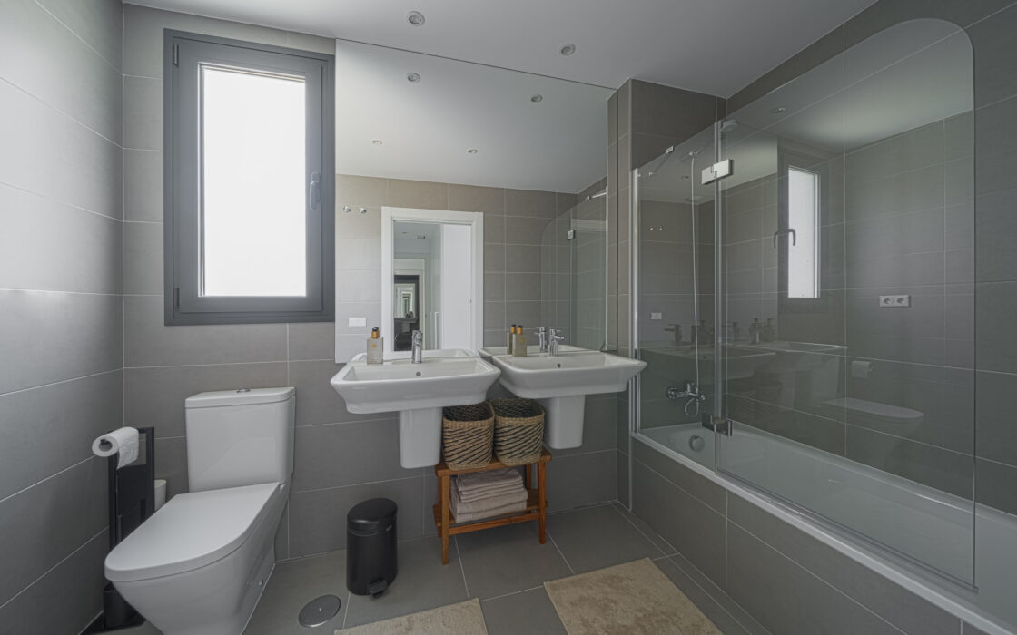 Современные апартаменты с террасой в Марбелье 192 кв.м