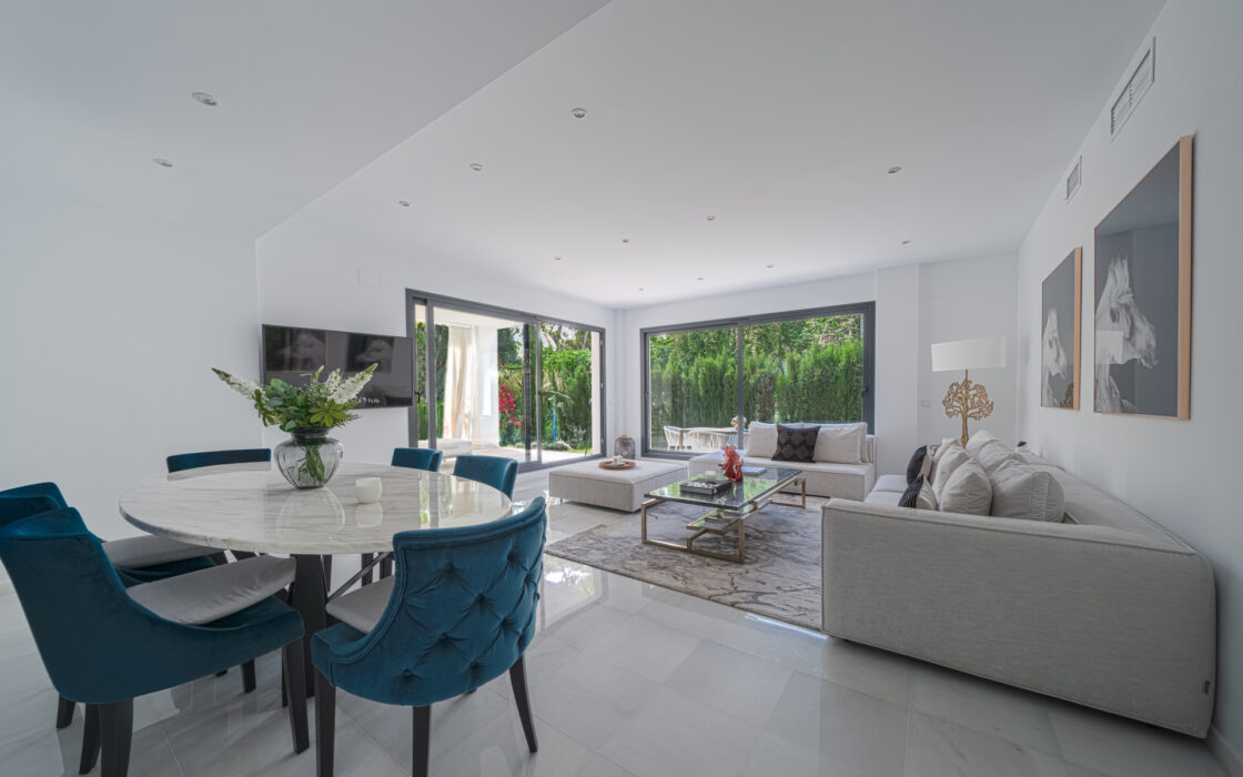 Современные апартаменты с террасой в Марбелье 192 кв.м