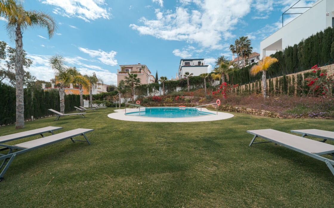 Современные апартаменты с террасой в Марбелье 192 кв.м