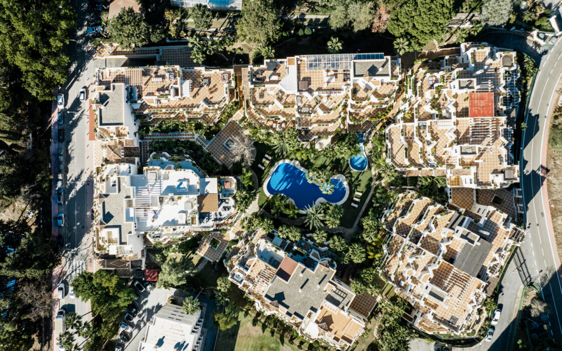 Апартаменти 110 кв.м з терасою біля моря в Іспанії