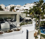 Апартаменти 110 кв.м з терасою біля моря в Іспанії