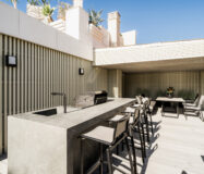 Апартаменти 110 кв.м з терасою біля моря в Іспанії