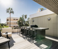 Апартаменти 110 кв.м з терасою біля моря в Іспанії