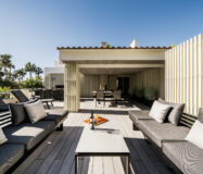 Апартаменти 110 кв.м з терасою біля моря в Іспанії