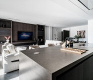 Апартаменти 110 кв.м з терасою біля моря в Іспанії